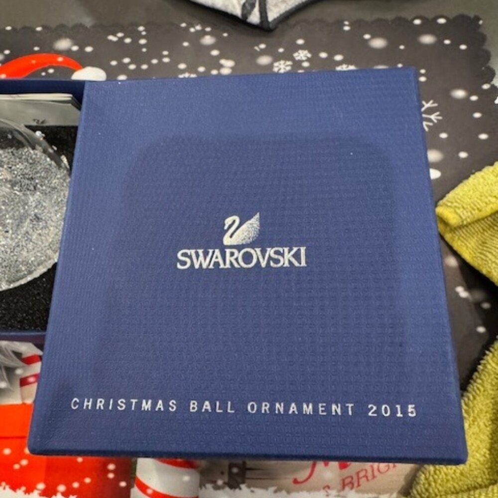 Swarovski 2015 Holiday Ornament - Picture 3 of 8